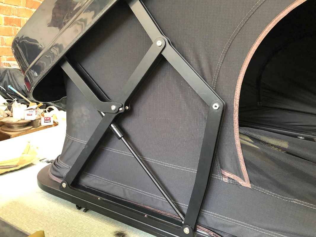 Nowy model namiotu dachowego z – Car Accessories For Camping recenzja i cena